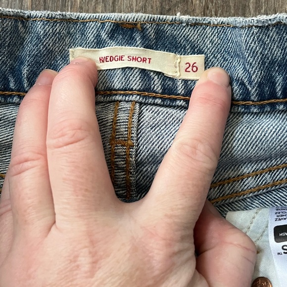 Levi Wedgie Short Sz 26 - Picture 2 of 3